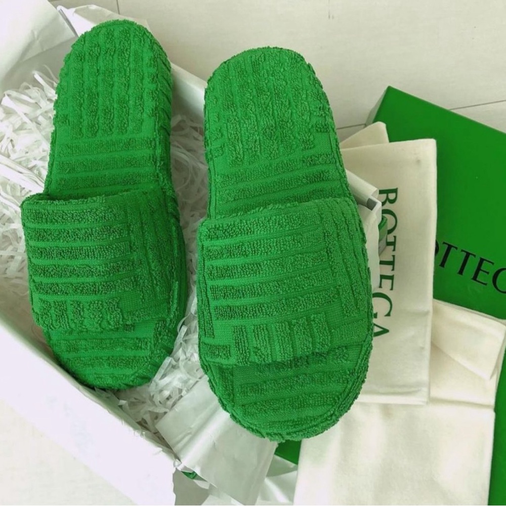 Bottega Veneta Resort Sponge Slides